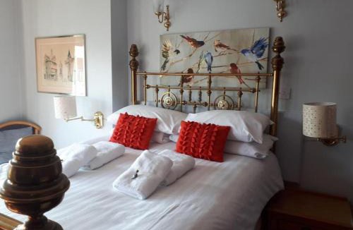 Upper Town House | OYO No 3