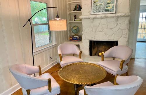 Wilmington House | Pack your bags and leave tonight!
