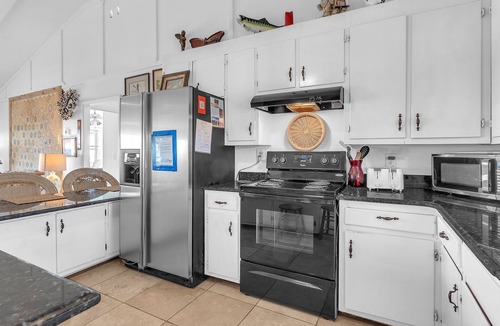 Caswell Beach House | Palermo: Classic Oceanfront Cottage in Quiet Caswell Beach