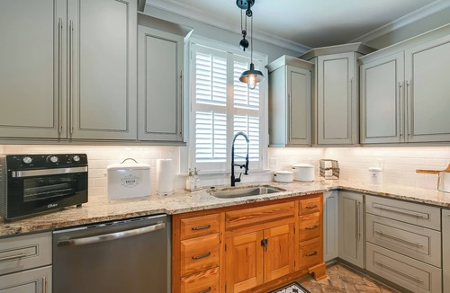 Bath Cottage | Pamlico River Vacation Rental w/Deck & Fire Pit