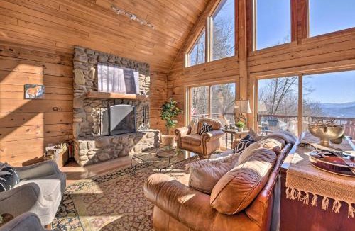 Waynesville House | Panoramic Mtn Views Luxe Smoky Mountain Cabin!
