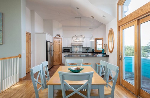 Salvo House | Panoramic Views! 7BR - 8BA - Elevator- Pool - Hot Tub - Game Room - Theater