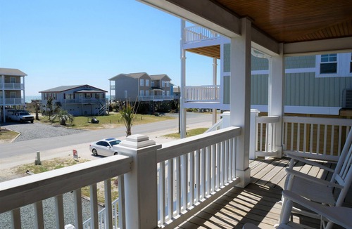 Holden Beach House | "Paradise Found" - 2nd Row Home, 4 Bedrooms/3.5 Bathrooms