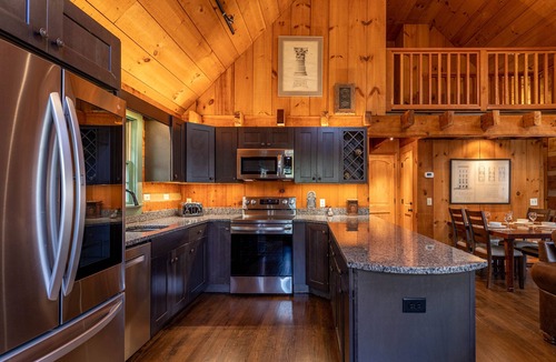 Boone Cabin | Paradise Found - Newly updated cabin on the River with Hot Tub, screened in porch