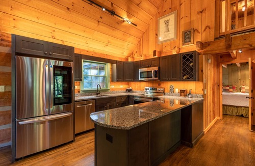 Boone Cabin | Paradise Found - Newly updated cabin on the River with Hot Tub, screened in porch