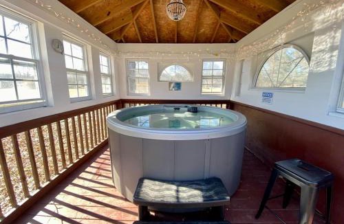 Marrowbone House | Paradise Found with Pool and Hot Tub