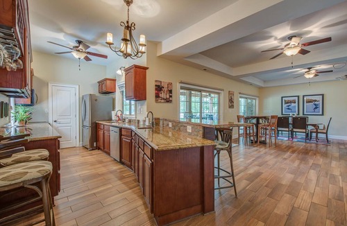 Belmont House | Paradise in front of the lake