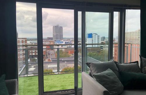 Swindon Apartment | Paramount Views