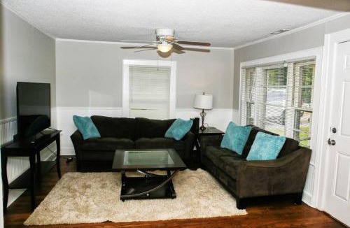 Stanley House | Parkside Retreat 3 Beds and Porch