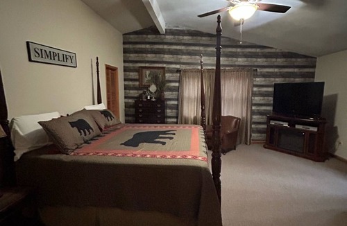 Maggie Valley Cabin | Parkway Creek - Creekside - Game Room - Sleeps 14 - Private - ATV Riding - Wifi