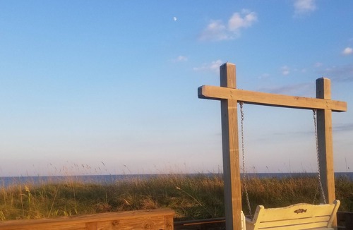 North Carolina Coast Condo | Partial ocean view. 6 min walk to beach. 1.5 baths: great beds, linens inc.