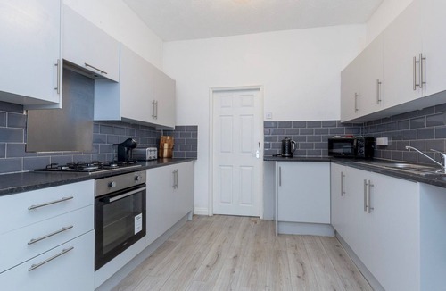 Darlington House | Pass the Keys | 5-Bed Darlington | Great for Groups & Longer Stays