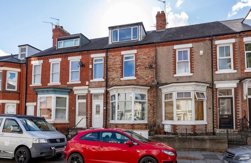 Darlington House | Pass the Keys | 5-Bed Darlington | Great for Groups & Longer Stays