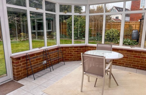 Beaconsfield House | Pass the Keys | Beaconsfield Peaceful Bungalow