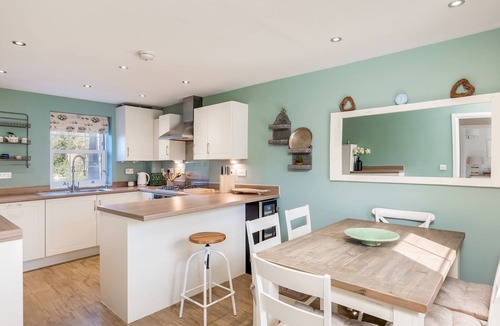 Deddington House | Pass the Keys | Former Show Home | 6 min walk to Deddington