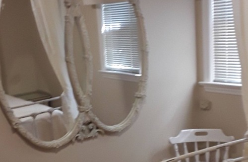 Greensboro Apartment | Pastoral retreat in the middle of Burmil Park, yet minutes from amenities