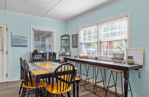 Emerald Isle Cottage | Peace at the Pier Cottage A With King Size Bed