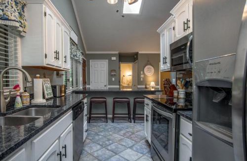 Brevard House | Peace of Heaven in Connestee