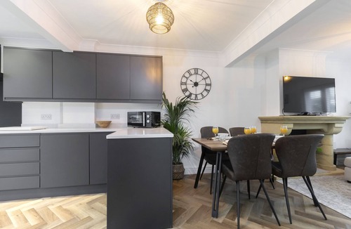 Montpellier House | Peaceful 3-Bed Home in Tivoli