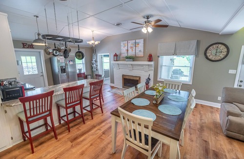 Vein Mountain House | Peaceful and Quiet Bliss with 2 ponds, nearby mtns & lake, golf cart available.