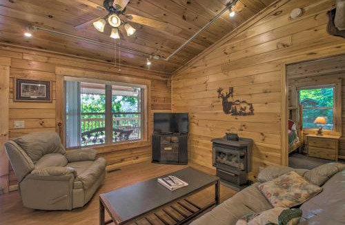 Bryson City House | Peaceful Bryson City Cabin - Fire Pit and Hot Tub!