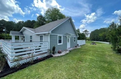 Sanford House | Peaceful Comfort Home ideal for work trips and vacation.