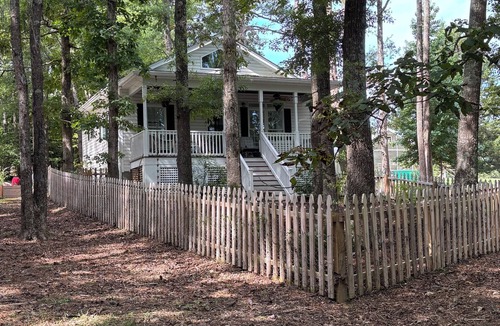 Durham Cottage | Peaceful cottage on a working horse farm