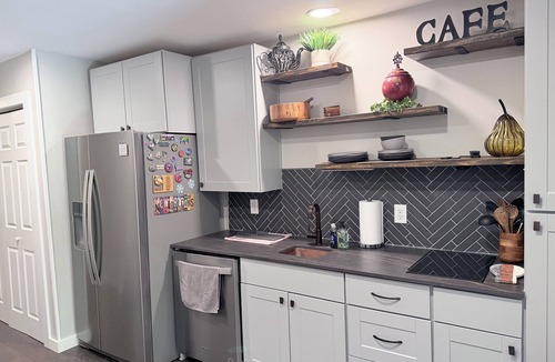 North Raleigh House | Peaceful & cozy, North Hills/3 bedroom w/firepit