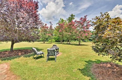 Elkin House | Peaceful Elkin Vacation Rental about 17 Mi to Mt Airy!