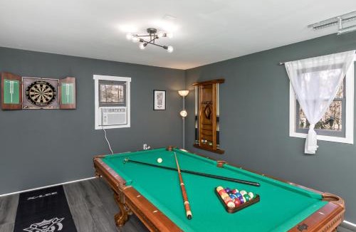 Arden House | Peaceful, fun, & funky round home with pool table