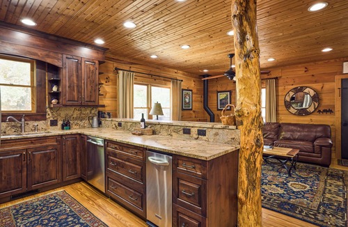 Penrose Cabin | 'Peaceful Getaway' Penrose Cabin w/Hot Tub & Pond