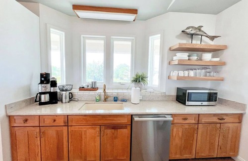 Davis House | Peaceful Getaway with Amazing Views - Cape Lookout & Beaufort nearby - SLEEPS 8