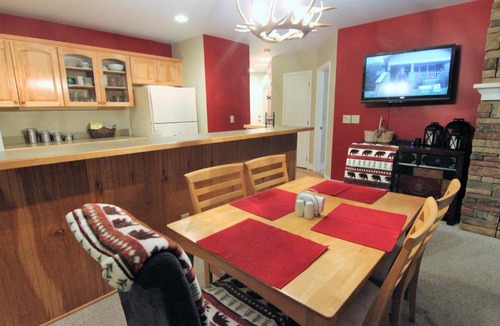 Foscoe Apartment | Peaceful Haven At Echota Condo