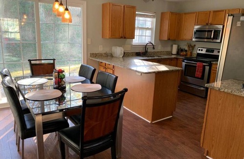 Concord House | Peaceful 🙏 Hideaway ➡️Hospital 🏩 Fully Stocked 🍽