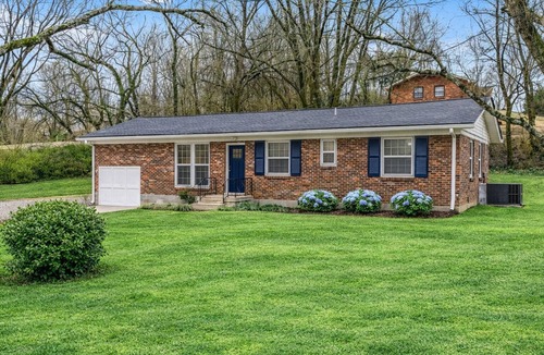 Nashville House | Peaceful Home Central to Broadway, Opry & Airport