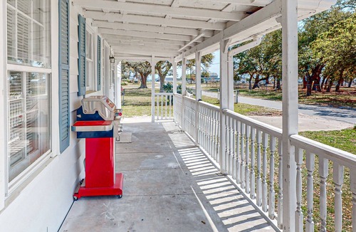 Atlantic House | Peaceful home in downtown Atlantic with patio, grill, streaming, & washer/dryer