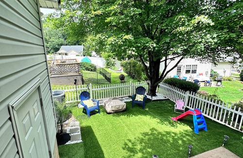 Matthews House | Peaceful Home, Walkable to Main Street Matthews