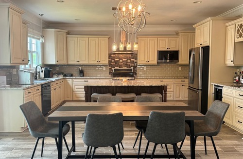 Belmont House | Peaceful Lake Wylie Waterfront Home in Belmont. Great Views, Beautiful interiors