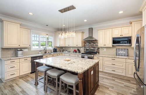 Belmont House | Peaceful Lake Wylie Waterfront Home in Belmont. Great Views, Beautiful interiors