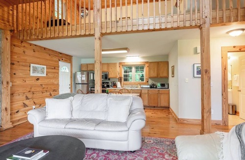 Hurdle Mills House | Peaceful Lakefront Retreat