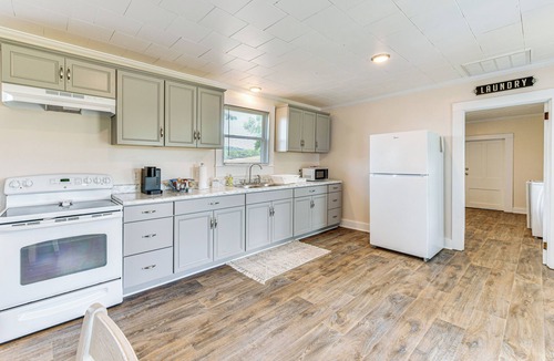 Lenoir House | Peaceful Lenoir Home w/Valley & Mountain Views!