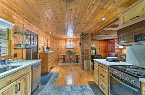 Moravian Falls Cabin | Peaceful Moravian Falls Cabin Near Fishing!