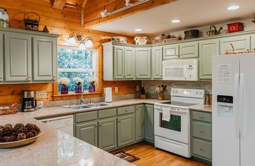 Blowing Rock Cabin | Peaceful Mountain Retreat, Hot Tub & Cozy Firepits