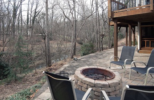 Mountainbrook House | Peaceful Mountainbrook SouthPark Haven ~ Creekside