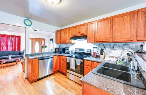 Ernul House | Peaceful North Carolina Getaway w/Large Deck!