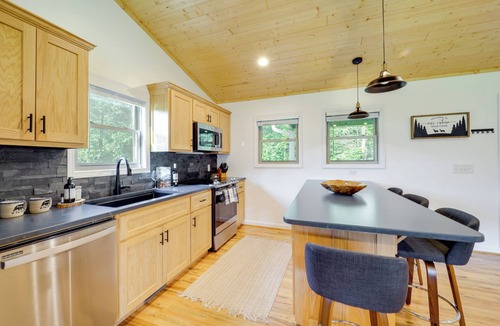 Purlear Cabin | Peaceful Purlear Vacation Rental w/Creek Access!