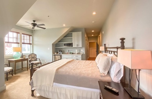 Oriental Hotel | Peaceful Retreat in Coastal NC - River Dunes