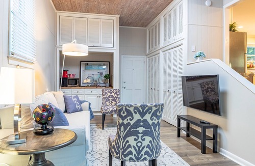 Wilmington House | Peaceful Retreat - Near Beaches, Downtown, UNCW