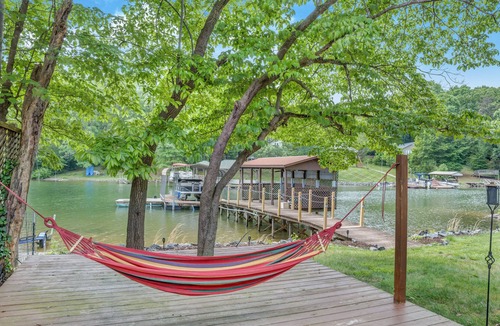 Terrell House | Peaceful Retreat on Lake Norman/Pontoon Boat ava.