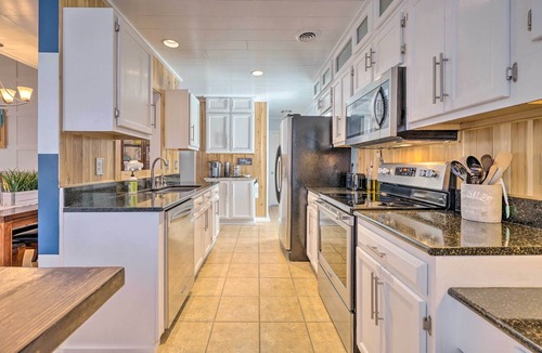 Myrtle Grove Cottage | Peaceful Wilmington Home Near Beach & Downtown!